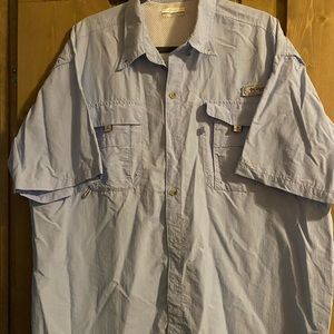 Columbia MENS XL Button Down
Khaki Omni Shade Fishing Shirt PFG
Light Blue